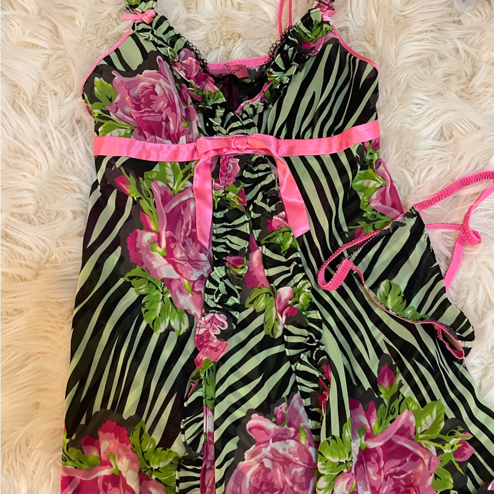 Betsy Johnson Teddy Night Gown size S with thong